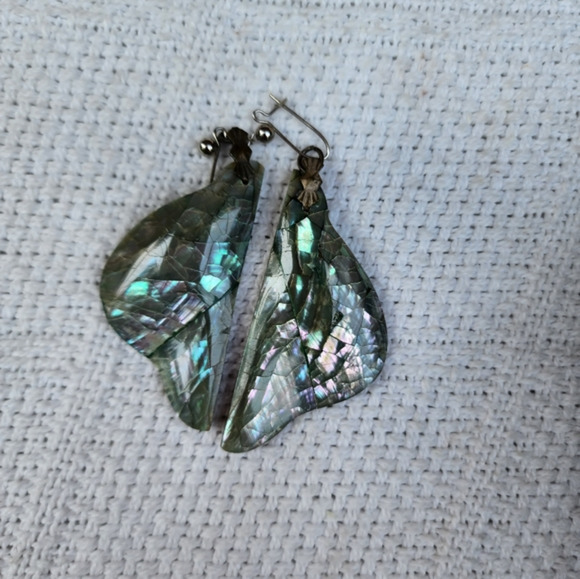 Vintage Jewelry - Vintage mother‎ of pearl freedom earrings